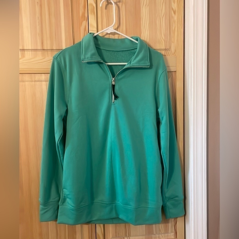 T4.  Boutique  quarter zip pull over